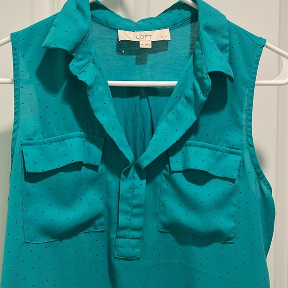 Sleeveless Teal Blouse - Picture 2 of 6